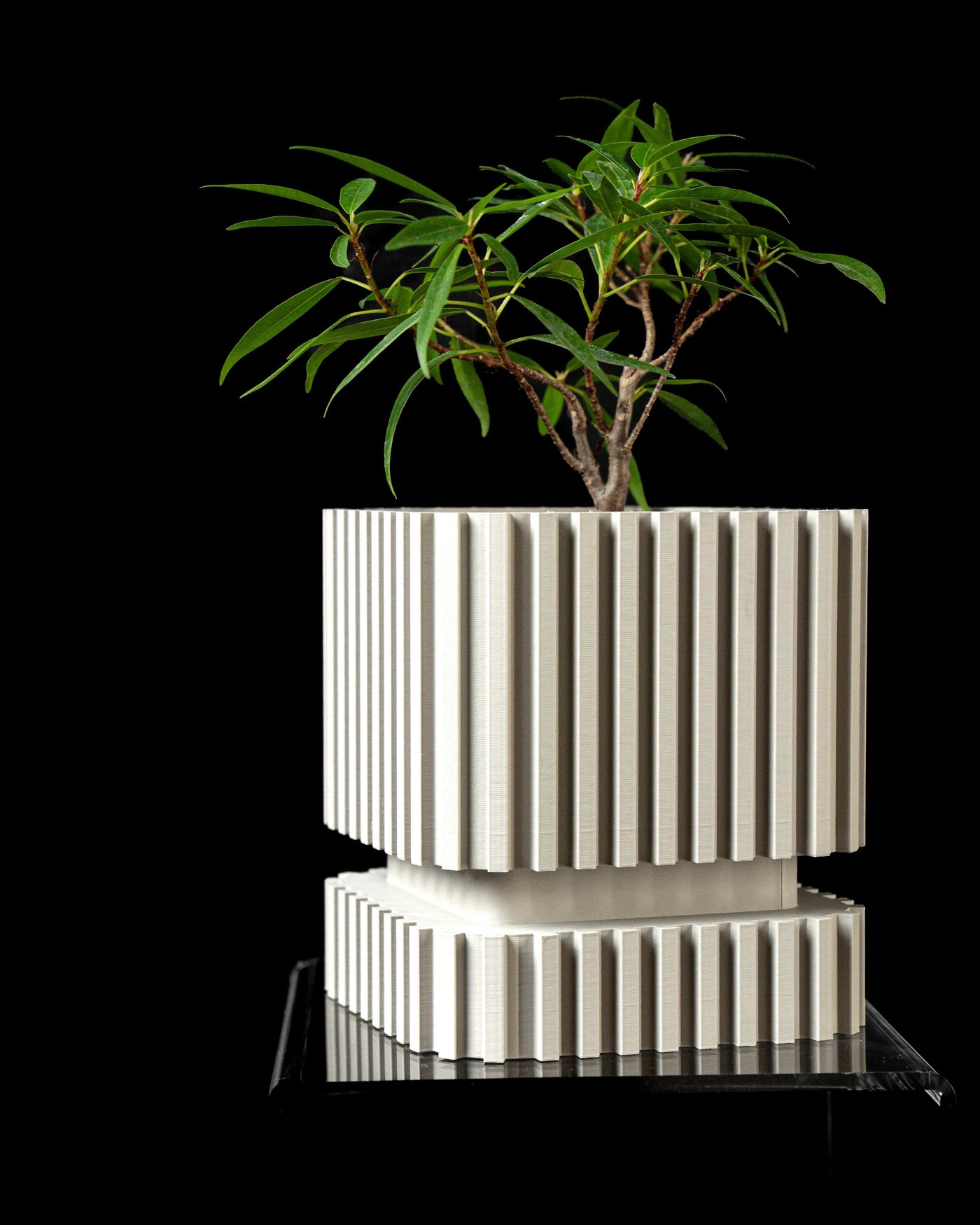 Stripes ribbed indoor planter, product view 3