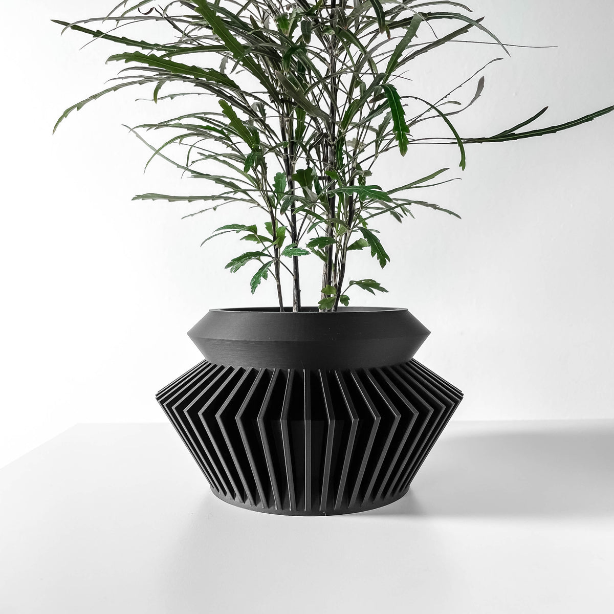 Quano ribbed indoor planter, product view 5