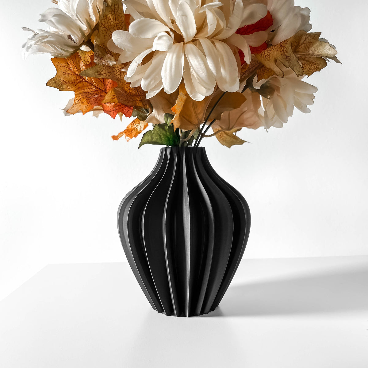 Darin geometric vase for flowers, product view 1