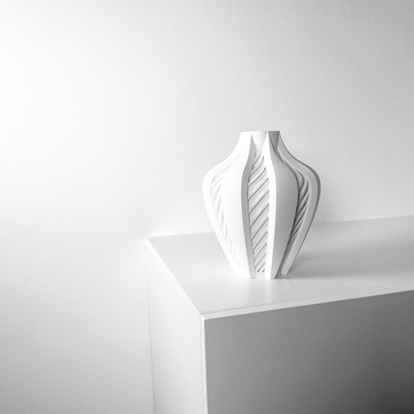 Elvox geometric vase for flowers, product view 3