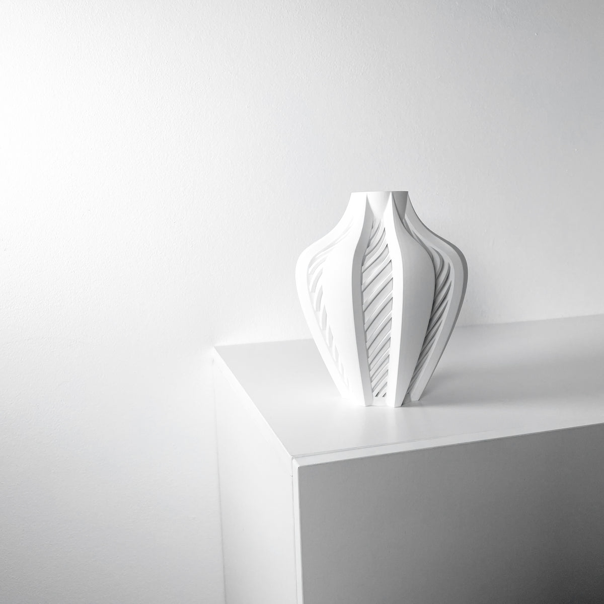 Elvox geometric vase for flowers, product view 3
