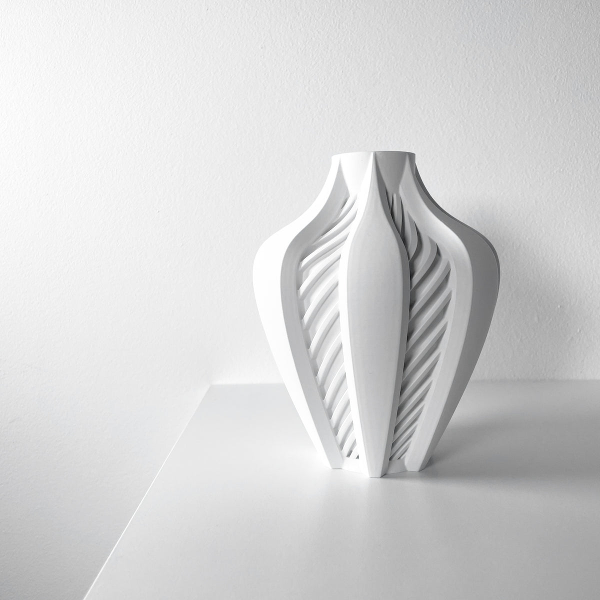 Elvox geometric vase for flowers, product view 2