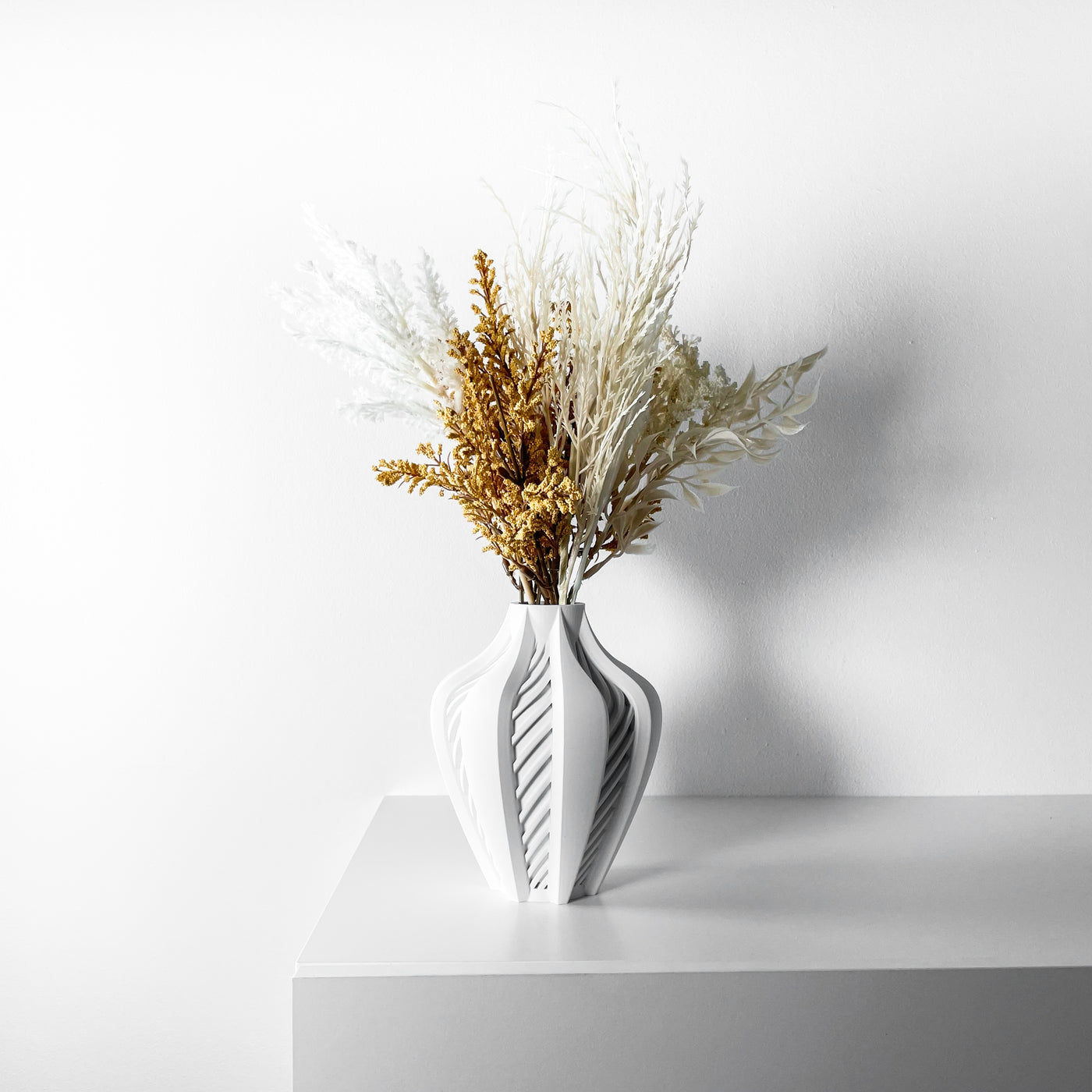 Elvox geometric vase for flowers, product view 1