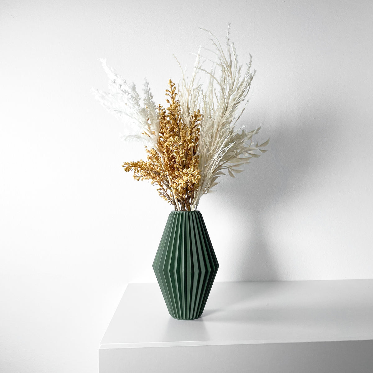 Hivara geometric vase for flowers, product view 1