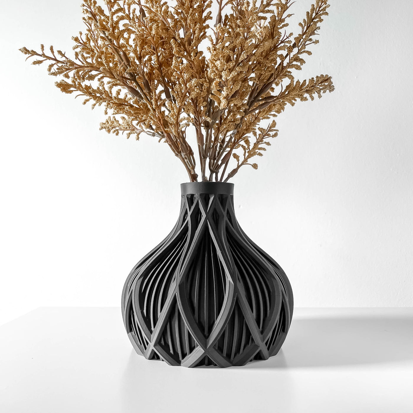 Kami geometric vase for flowers, product view 1