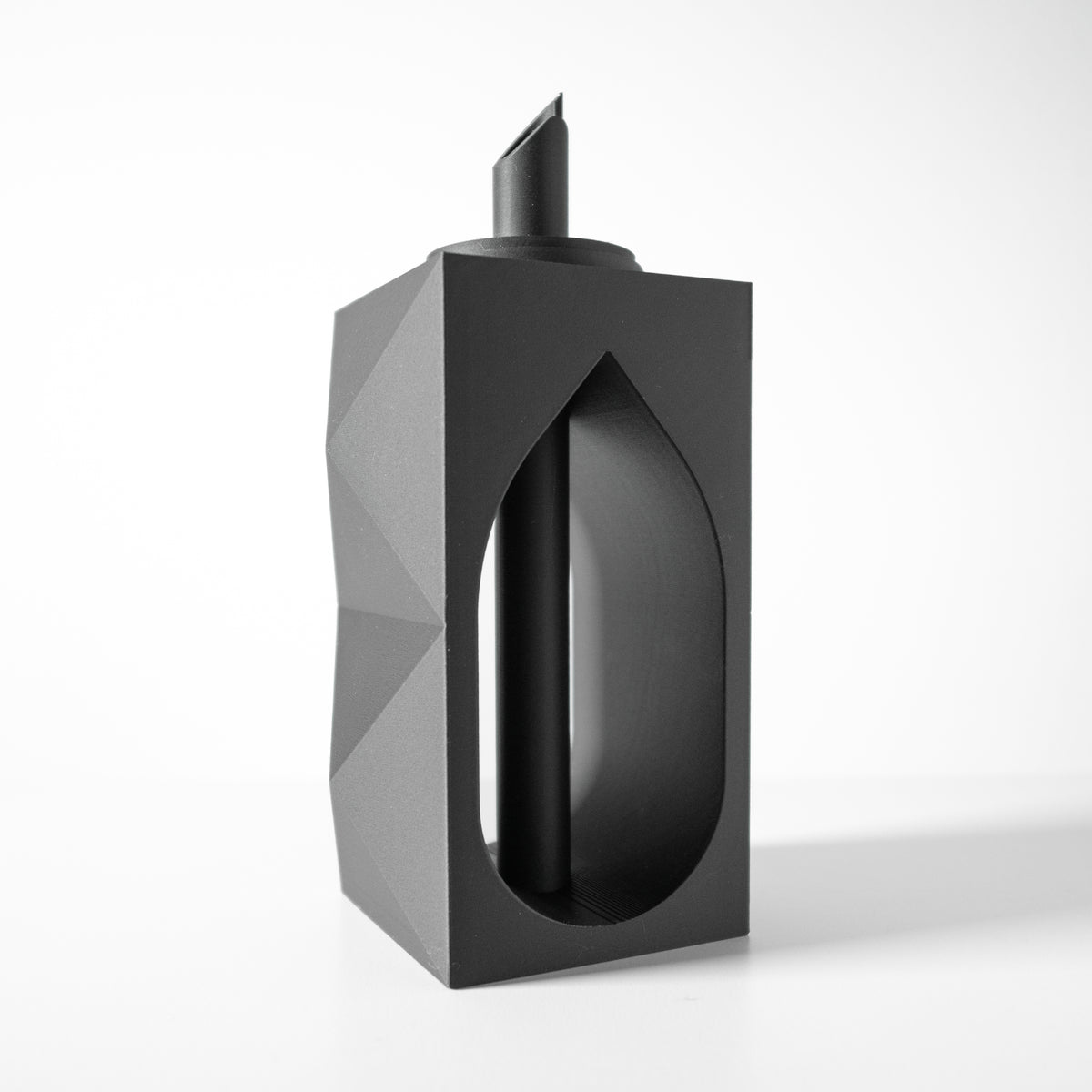 Lati geometric vase for flowers, product view 1