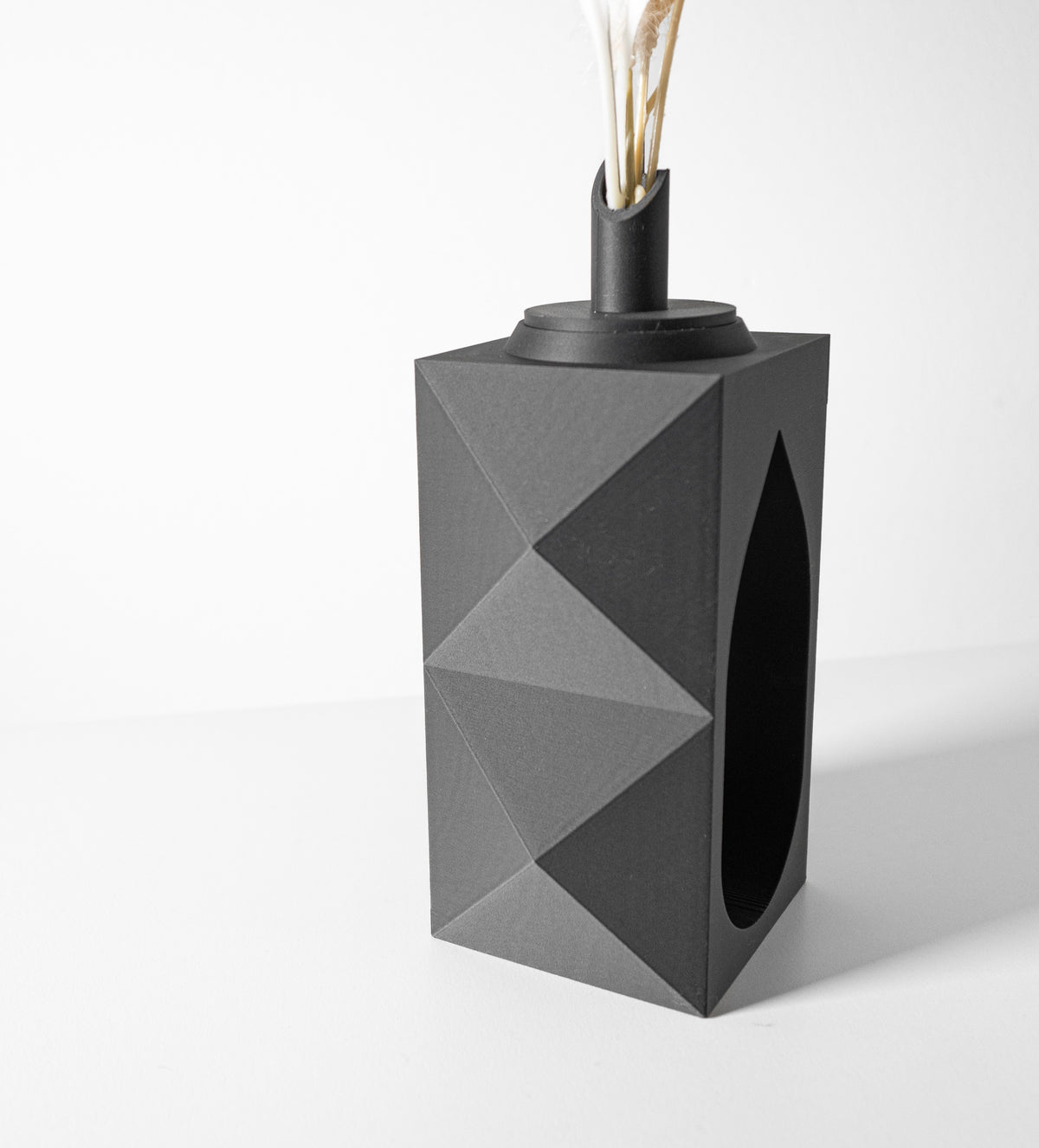 Lati geometric vase for flowers, product view 4