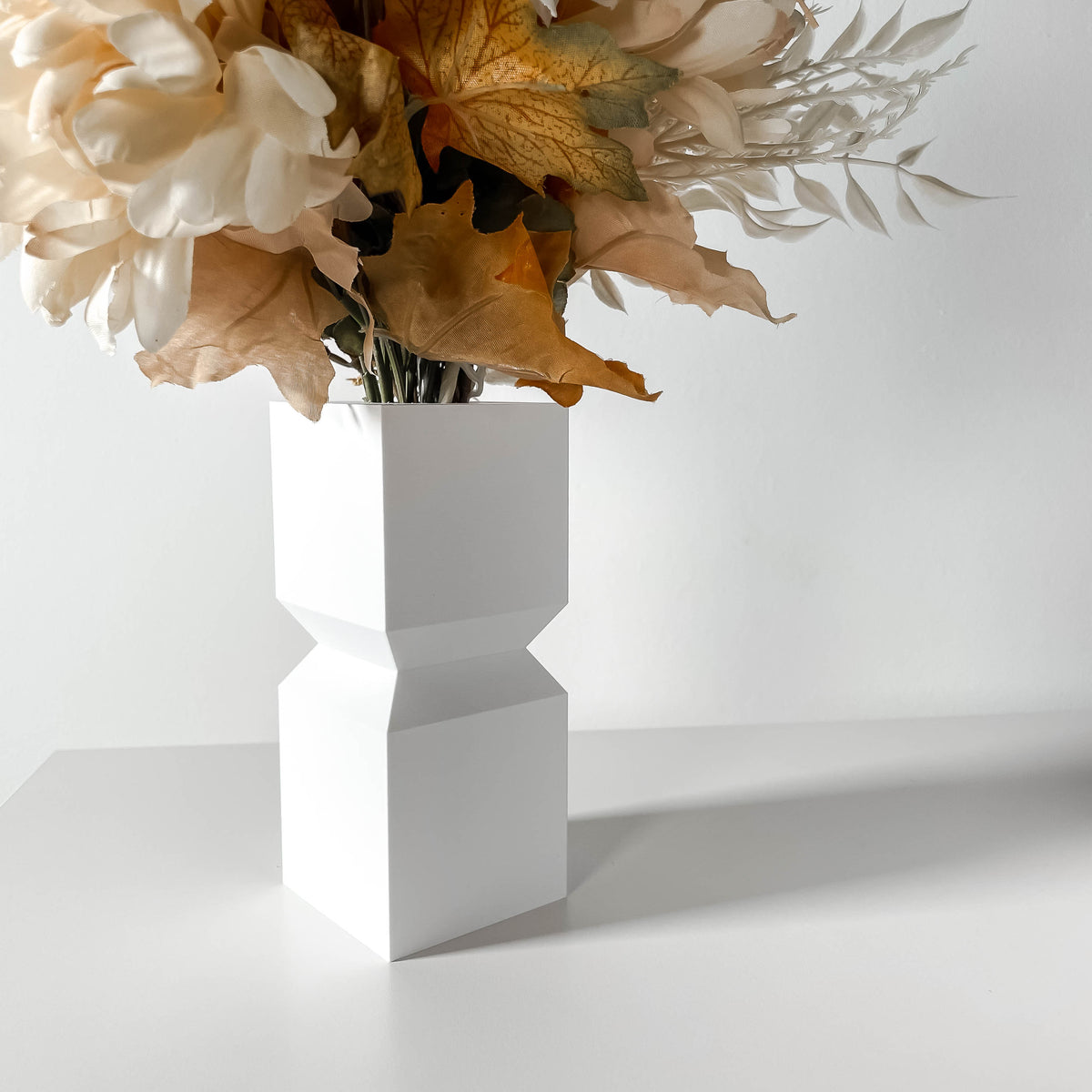 Loke geometric vase for flowers, product view 1