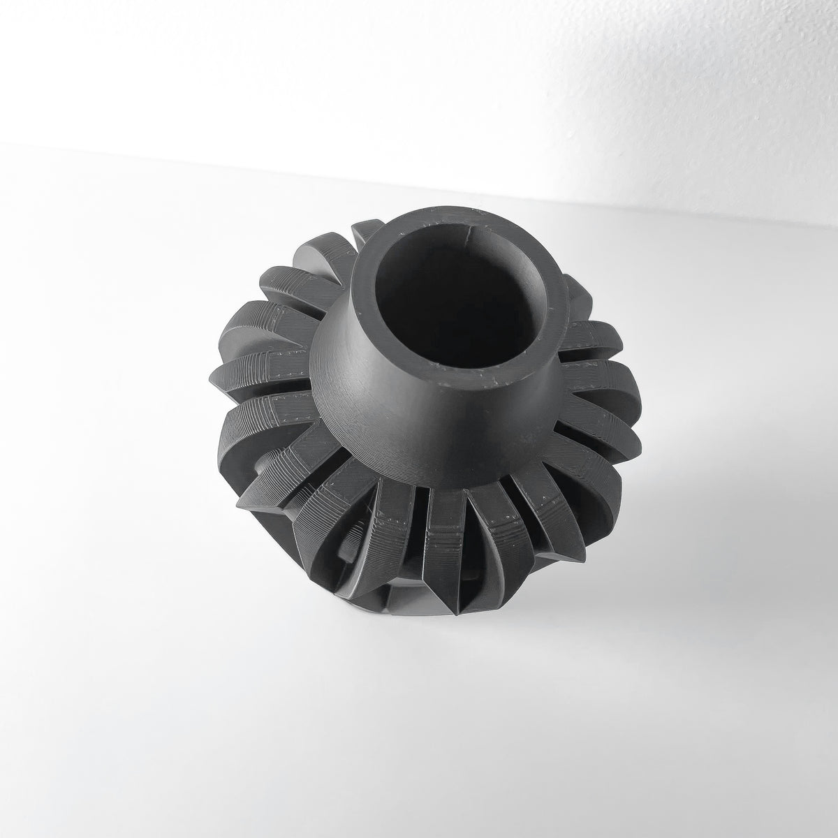 Lunor geometric vase for flowers, product view 3