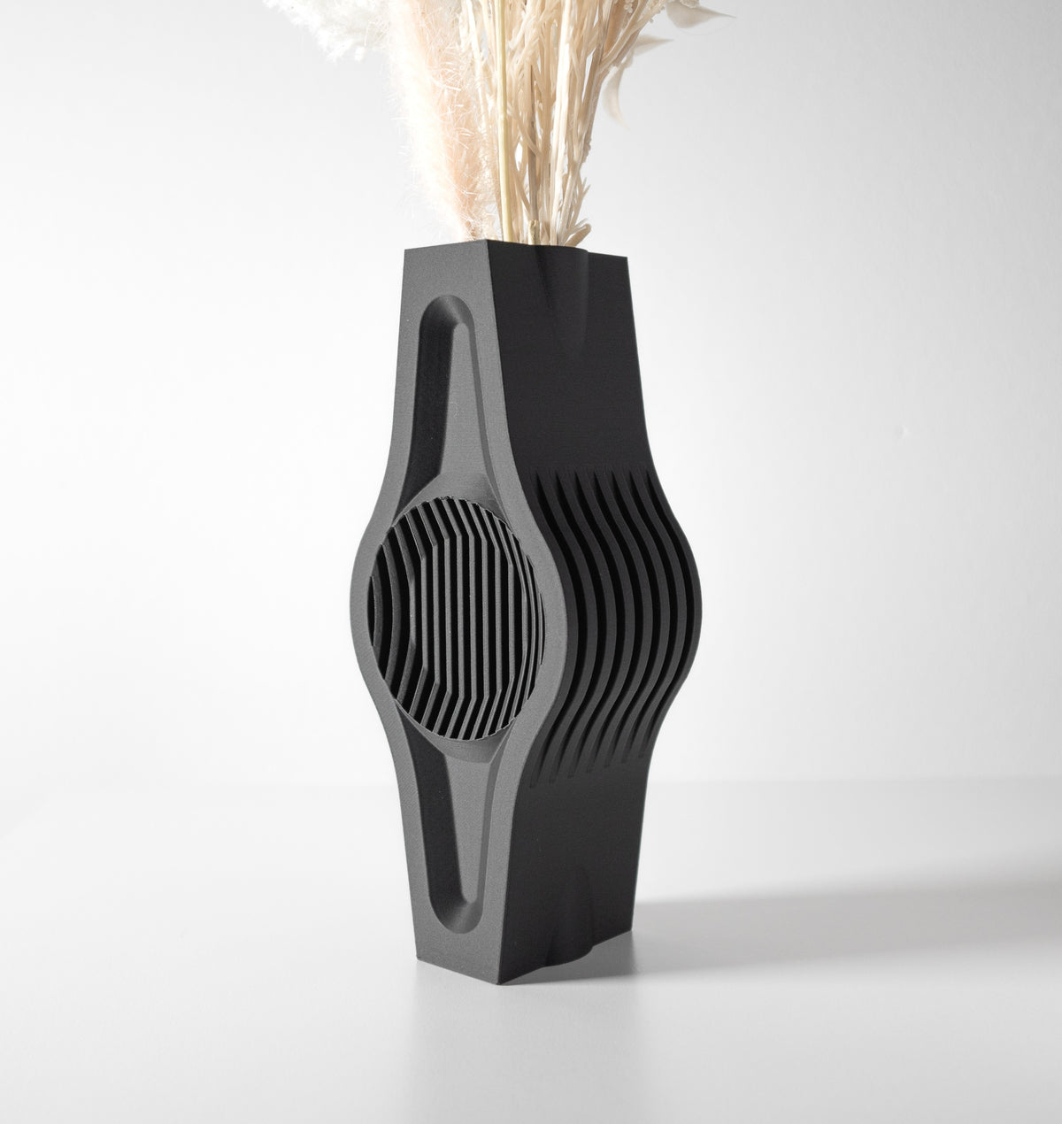 Miro geometric vase for flowers, product view 1