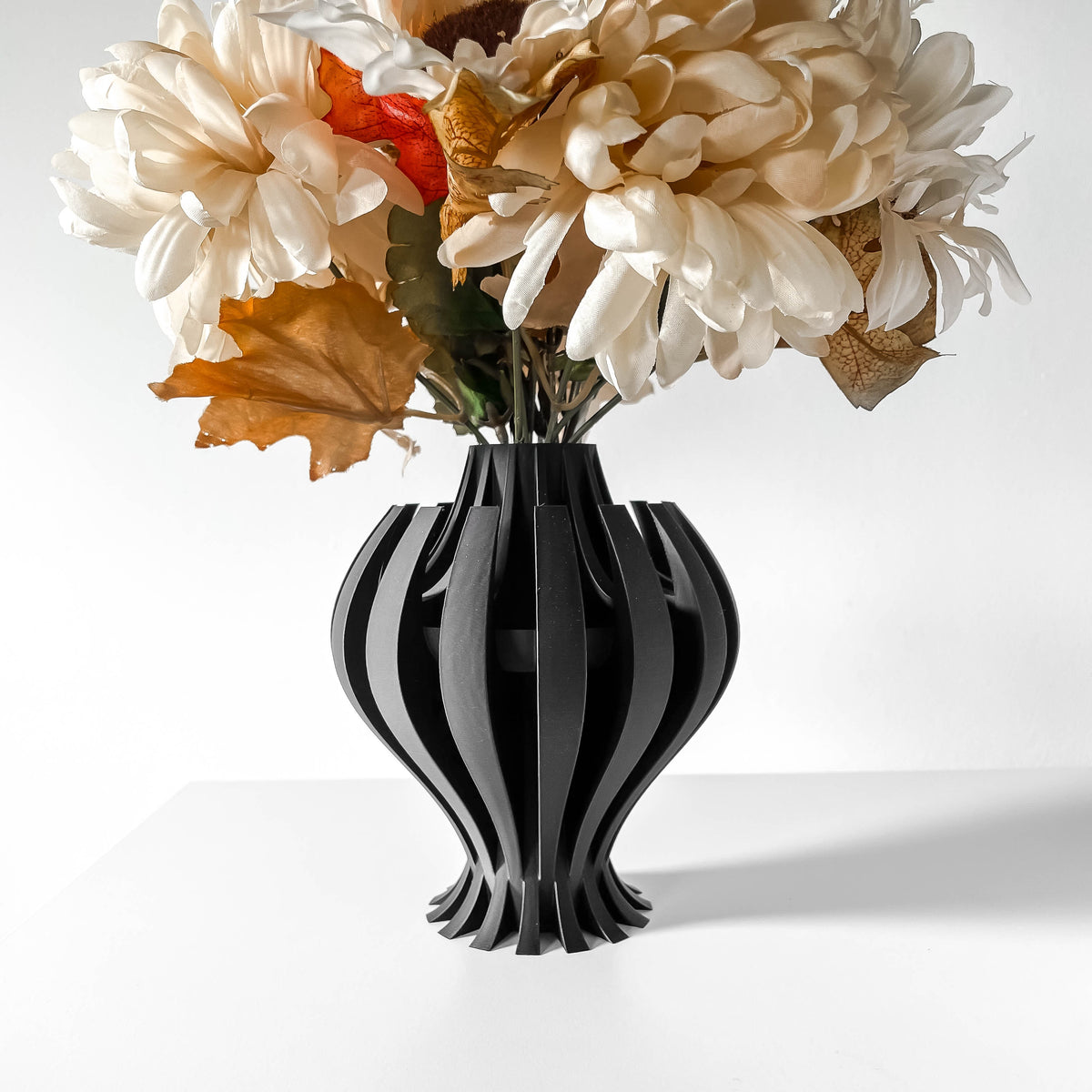 Nemesis geometric vase for flowers, product view 1