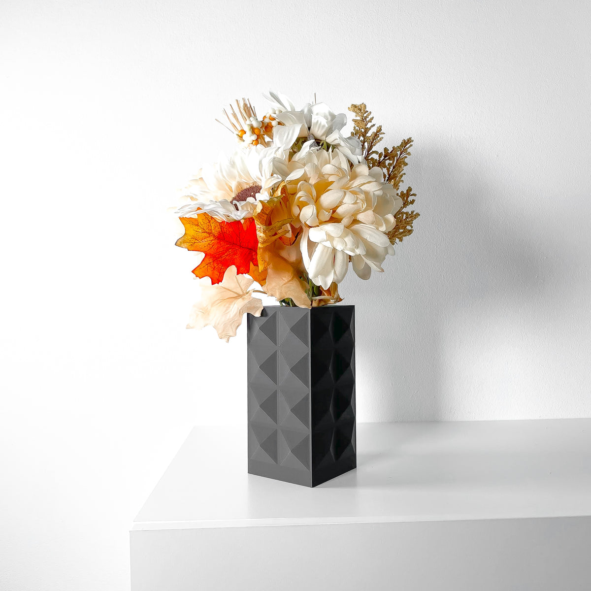 Orme geometric vase for flowers, product view 1