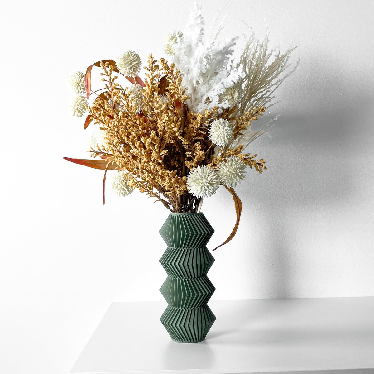 Quelo geometric vase for flowers, product view 1