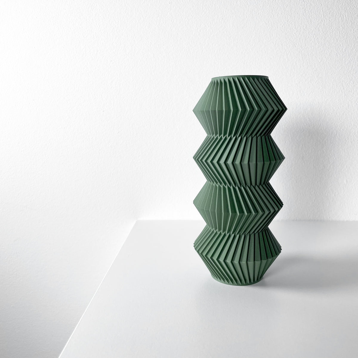 Quelo geometric vase for flowers, product view 2