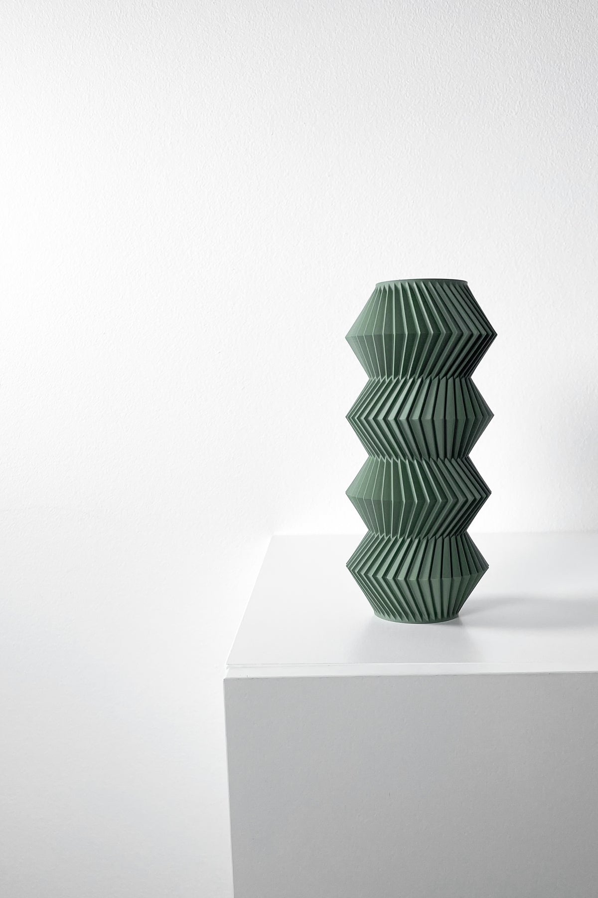 Quelo geometric vase for flowers, product view 3