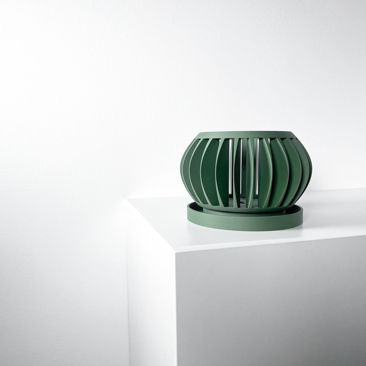 Rene flowing wave ribs ventilated orchid pot, bottom tray view