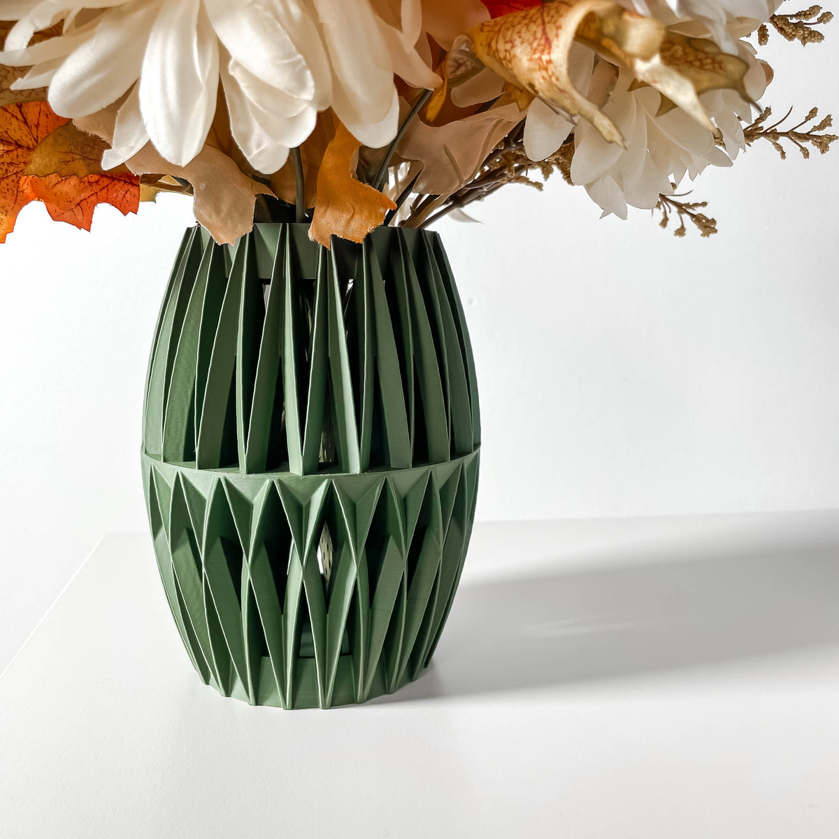 Reni geometric vase for flowers, product view 3