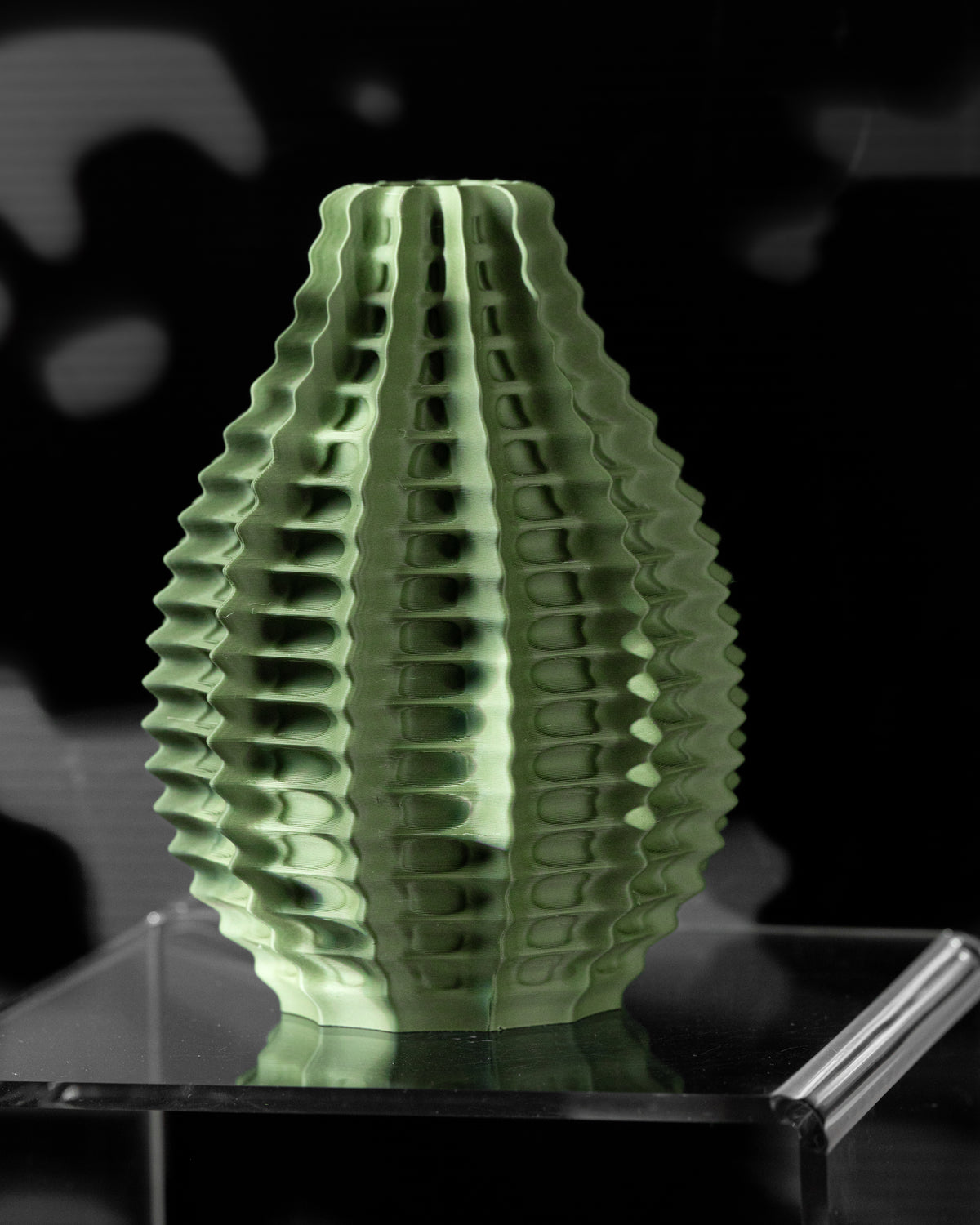 Ribbed ribbed vase for flowers, product view 3