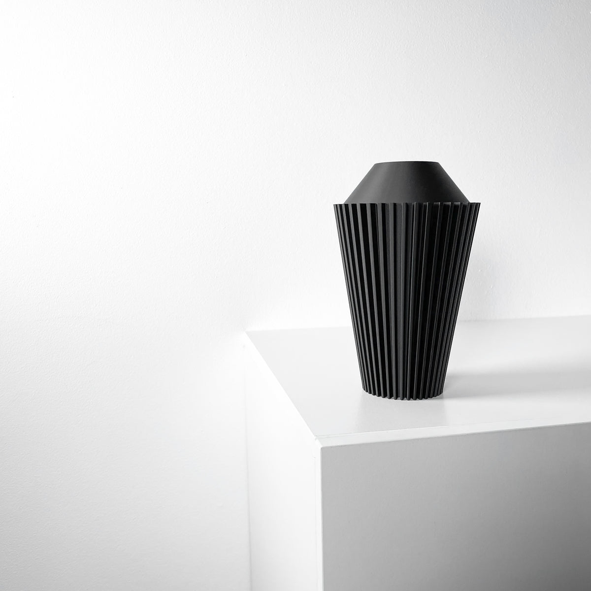 Riveno geometric vase for flowers, product view 3