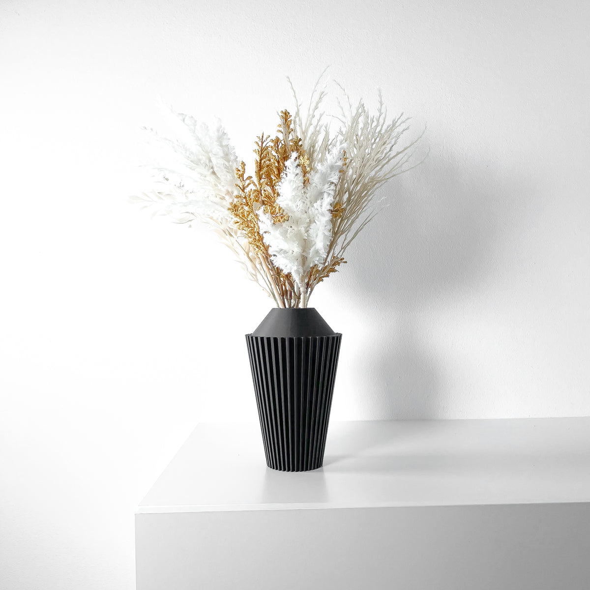 Riveno geometric vase for flowers, product view 1