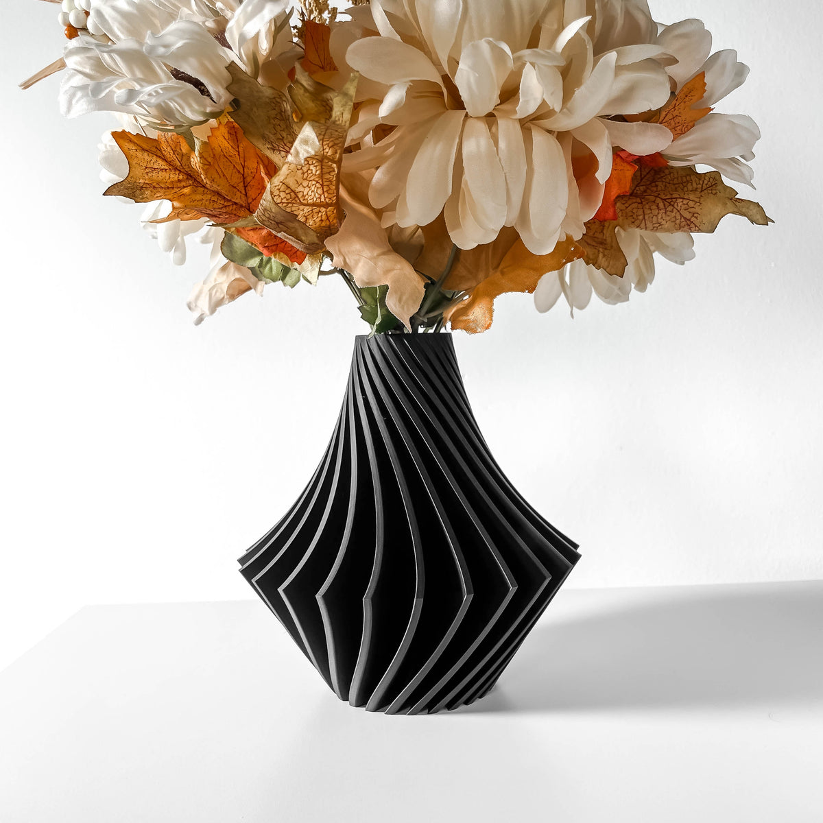 Vamio geometric vase for flowers, product view 1