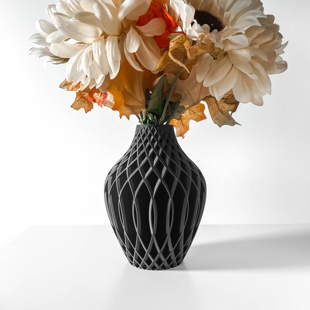 Vika geometric vase for flowers, product view 1