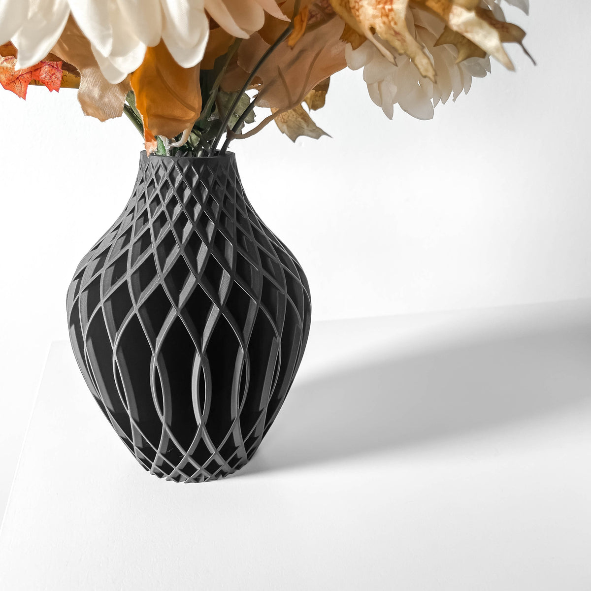 Vika geometric vase for flowers, product view 3