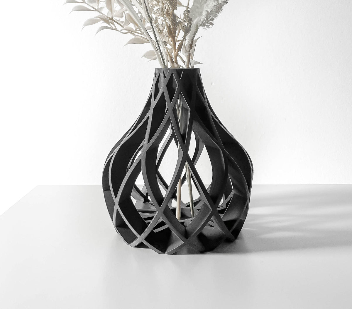 Vukan ribbed vase for flowers, product view 1