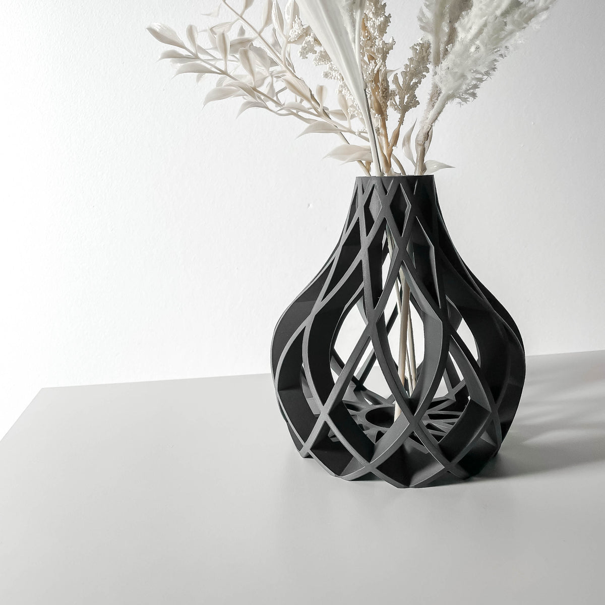 Vukan ribbed vase for flowers, product view 2