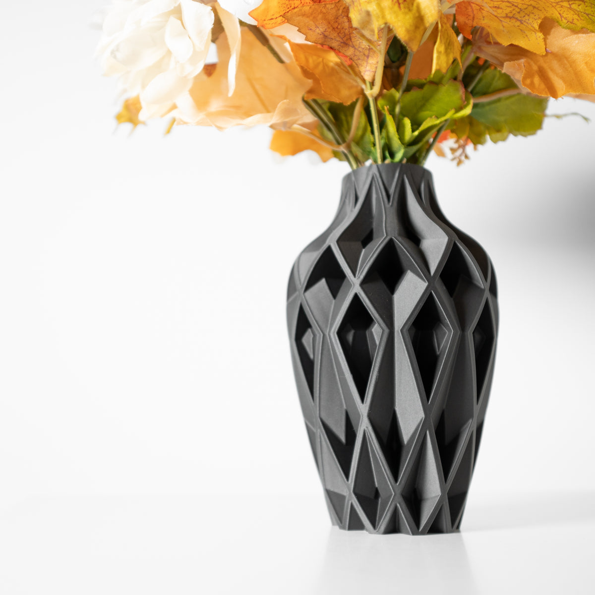 Yano geometric vase for flowers, product view 2