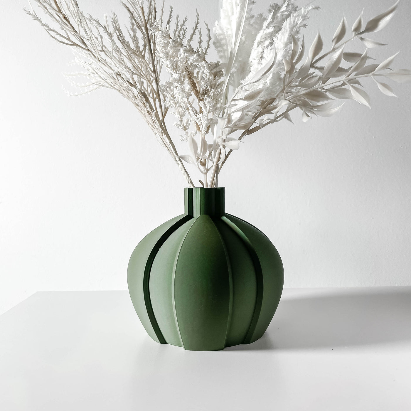 Yomu Short short wide vase for flowers, product view 1