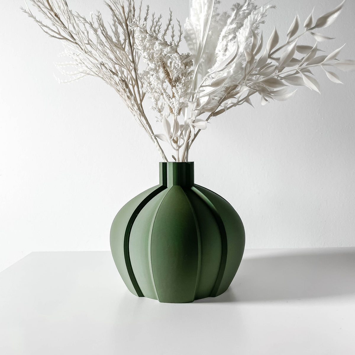 Yomu Short short wide vase for flowers, product view 1