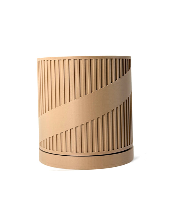 Marketing image of “Vortica” 3D printed planter pot highlighting its customizable size, color options, and drainage system. Ideal as a low planter pot, book plant pot, or part of modern indoor planters. Its unique design with spiral texture and removable insert makes it a top choice for gifts for mom, unique planter collections, and eco-conscious buyers seeking flower pots with both form and function.
